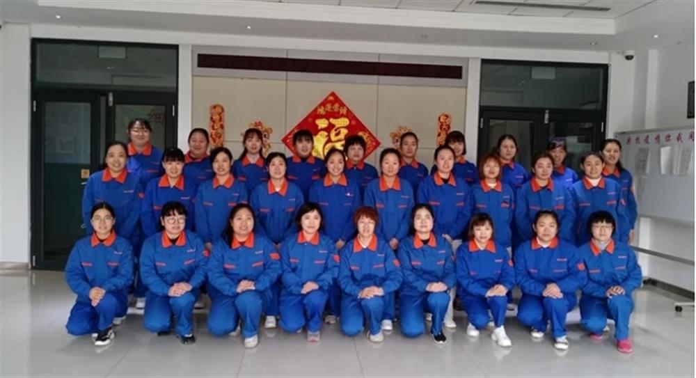 巾幗綻芳華！金鐘科技集團精密儀器車間應變計班：精密儀器生產(chǎn)線上的“解題人”